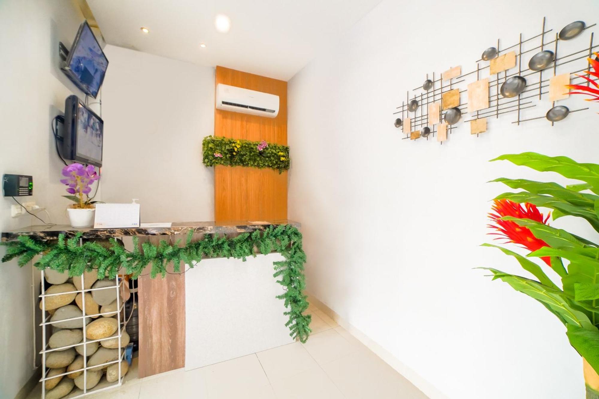 Capital O 90874 Millenium Inn 2 Medan Exterior photo