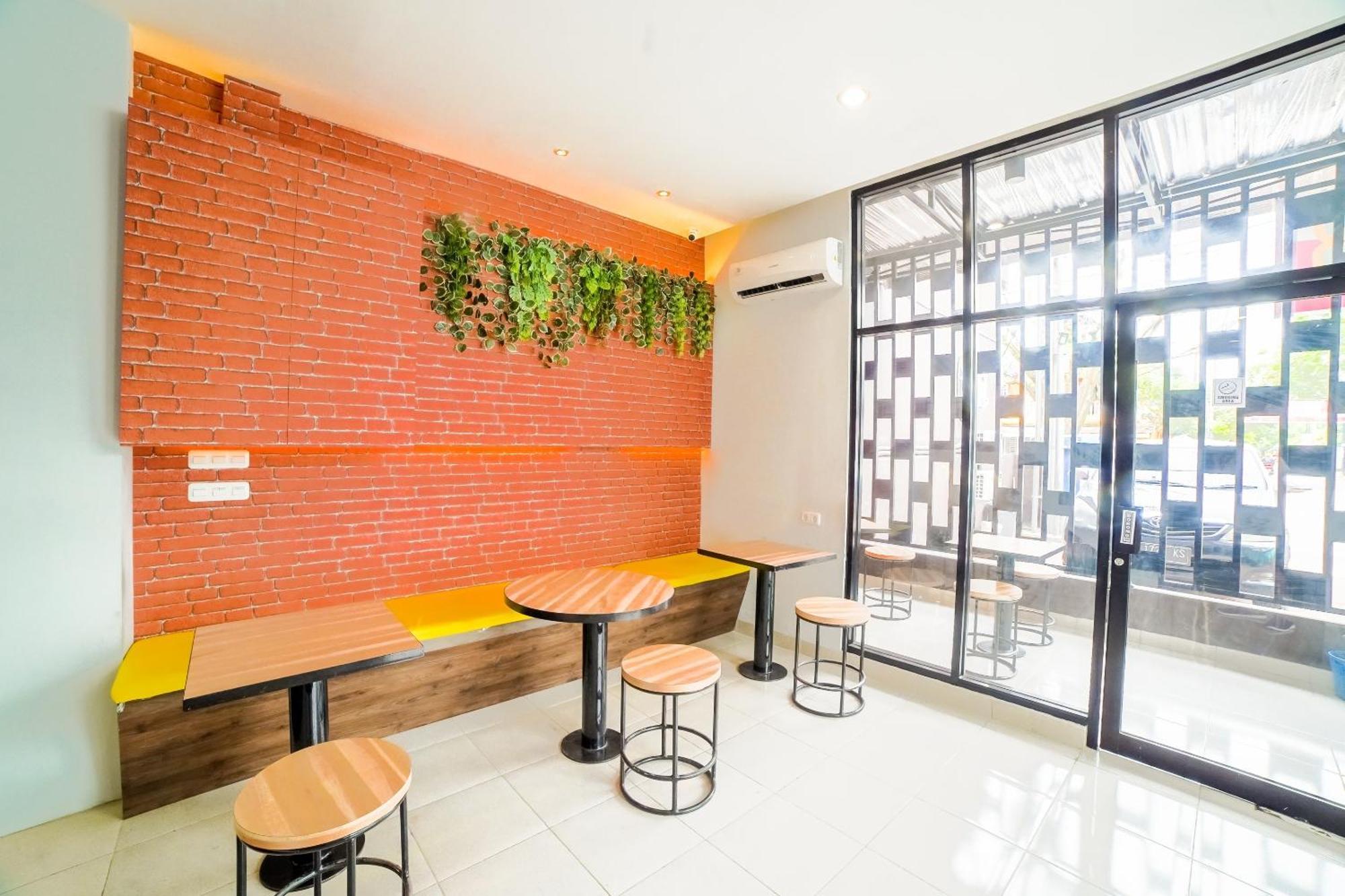 Capital O 90874 Millenium Inn 2 Medan Exterior photo